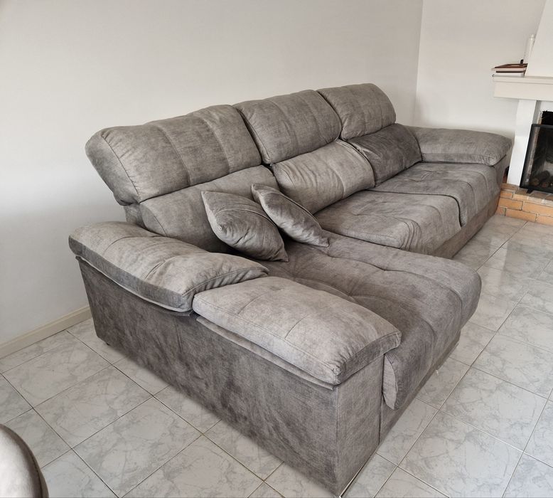 Sofá com chaise longue