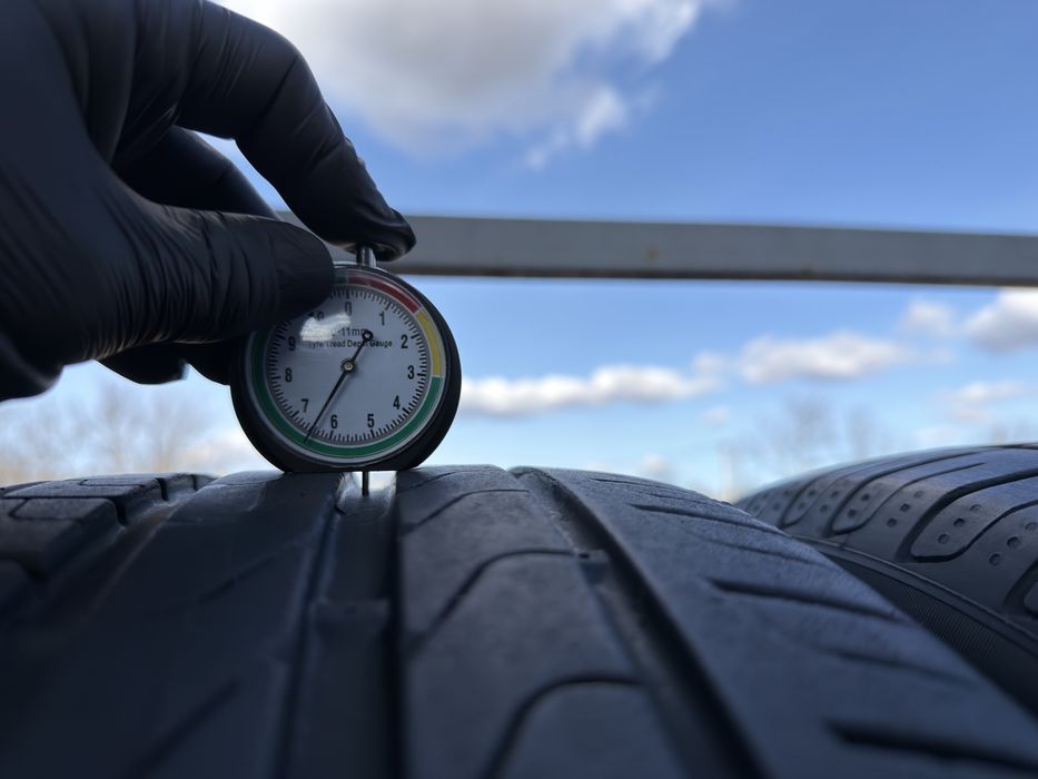 Шини б/у 235/40 R19 Pirelli 4шт