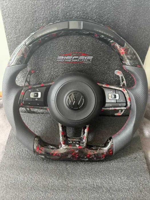 Volante VW Carbono com LED Display | Golf GTI / R (MK5 MK6 MK7 MK8)