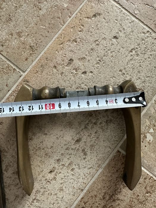 Piękna mosiężna klamka .