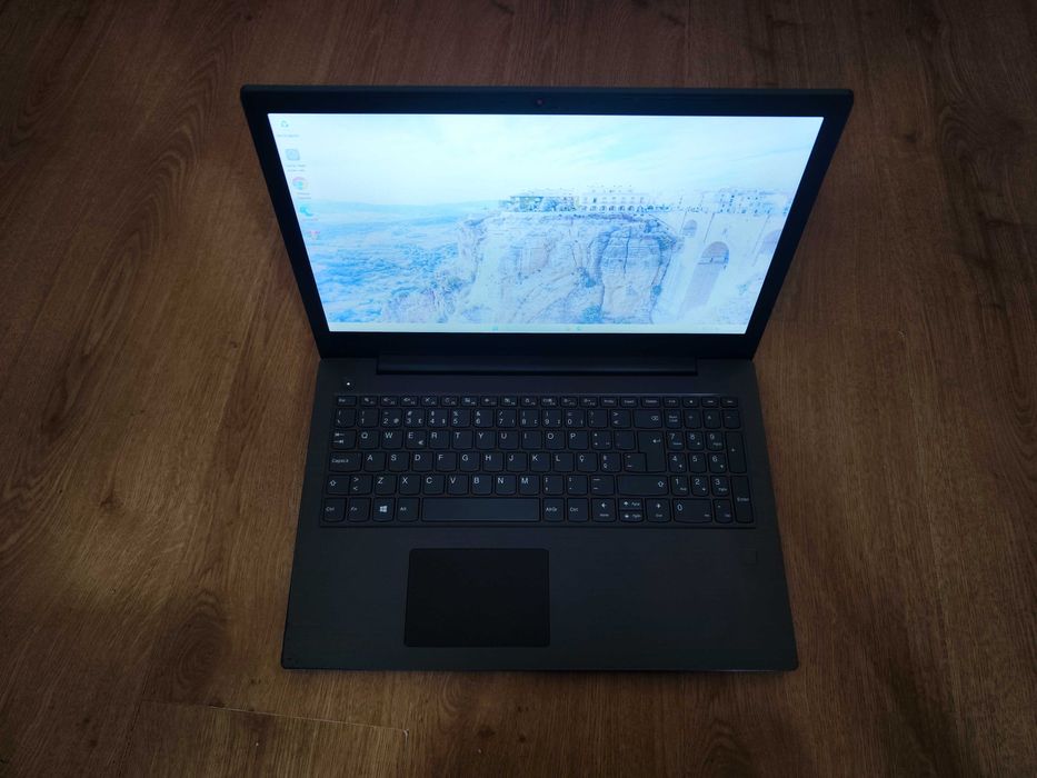 Lenovo i7 8th Gen / 8GB DDR4 RAM / Radeon 530 2GB GDDR5