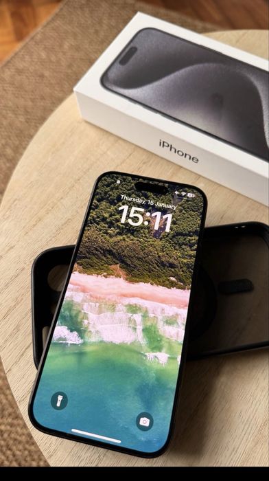 Iphone 15 pro 256 vendo troco