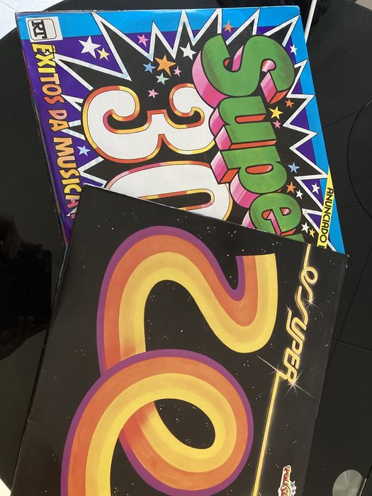 Varios discos de vinil de varios cantores LP