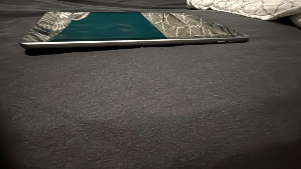 Apple iPad srebrny