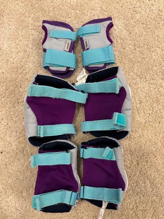 Wrotki Decathlon Oxelo ciemny róż roz. 39 + ochraniacze roz. S