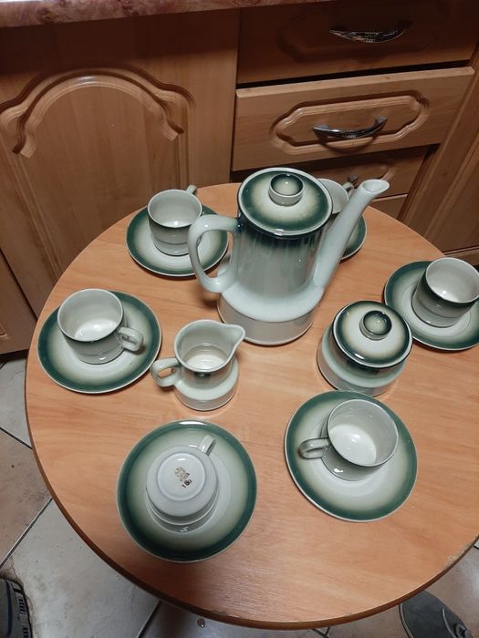 Zestaw kawowy Tułowice dwa dzbanki 6 filiżanek cukiernica 6 talerz prl