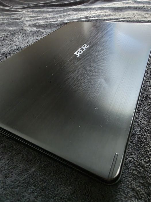 Sprzedaję laptop Acer A515-52G