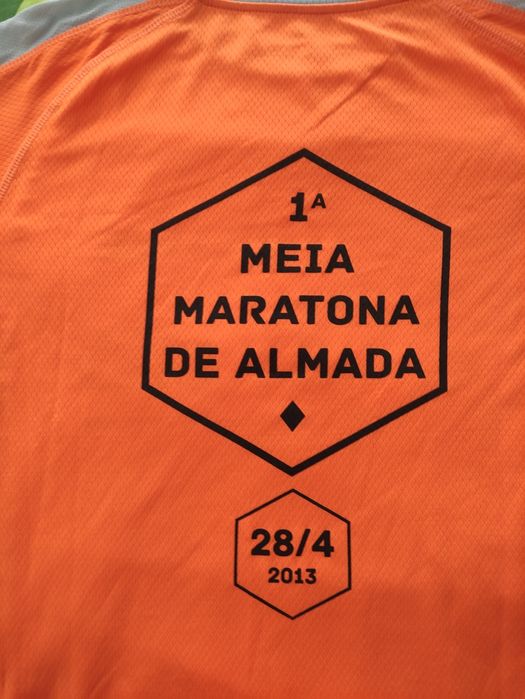 T-shirt Corrida Meia Maratona de Almada 2013 - L
Nova

Entrega em mã