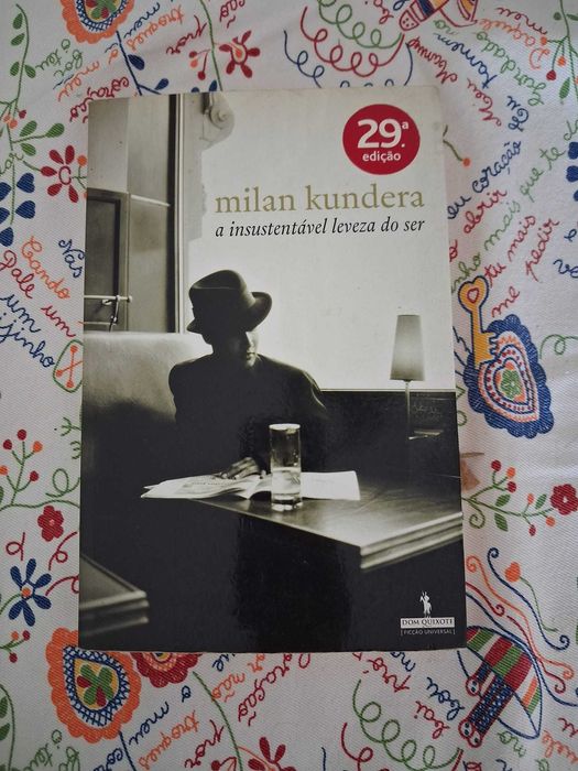 Livros: Anne Frank, Nuno Lobo Antunes, Milan Kundera e Trilogia Cinquenta Sombras de Grey