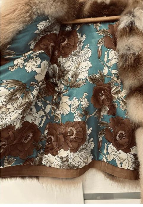 Шуба с хутра лисиці