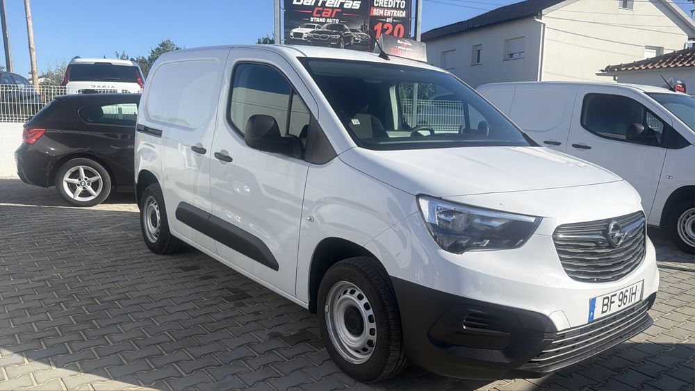 Opel Combo 11/2023 novo motor Iva incluido no Preço