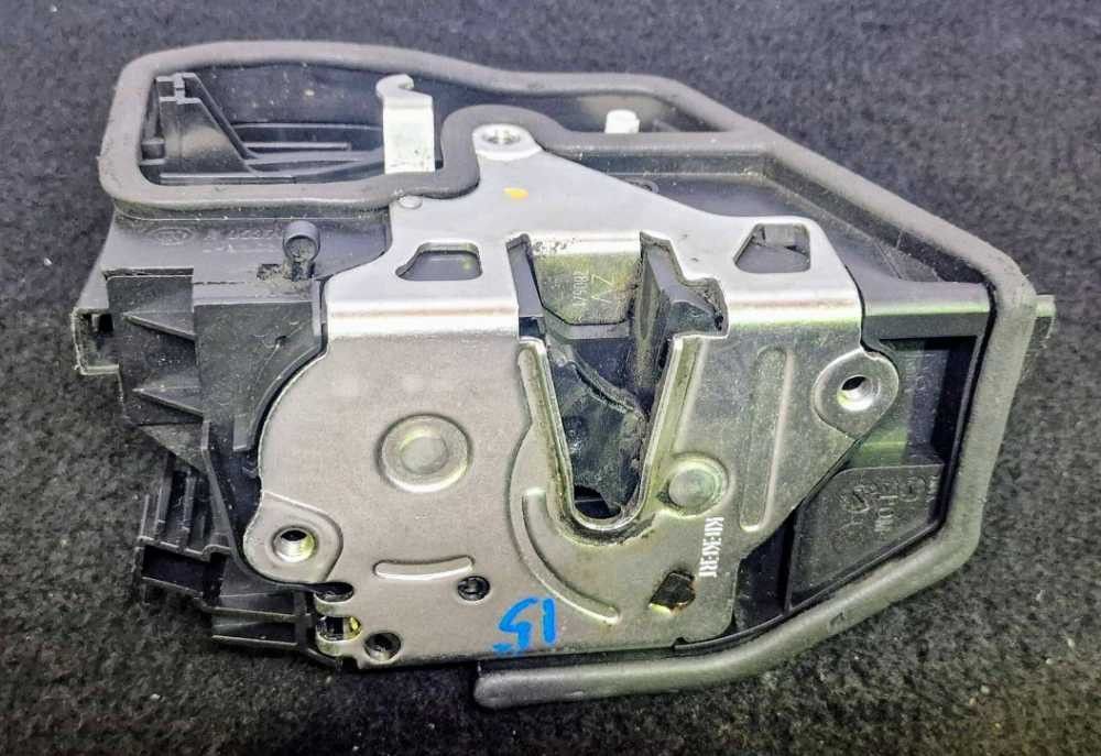 Fechadura / Fecho Porta Trás Direito BMW 1 (F20) ano 2011