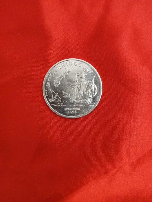Moeda de 200 Escudos – Moçambique (1998)