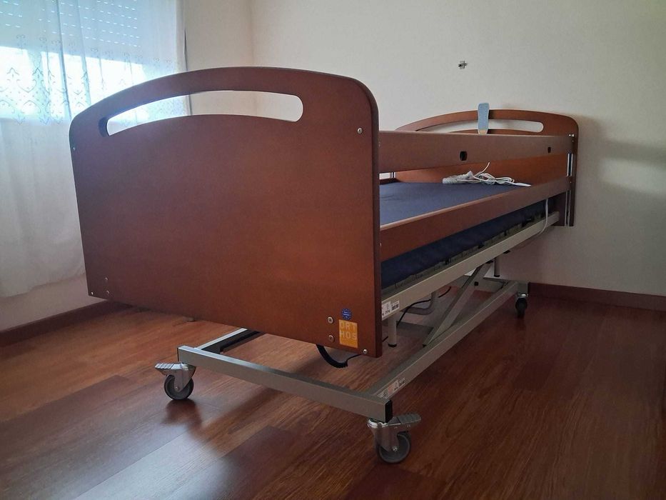 Cama articulada elétrica, com colchões e bomba