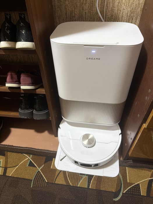 Dreame L40 ultra робот пилосос з базою