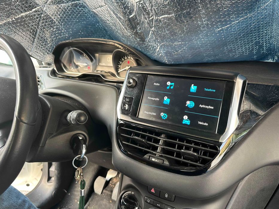 Peugeot 208 1.2 PureTech • 82cv • Nacional • Histórico completo