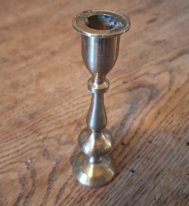 Mosiężny świecznik