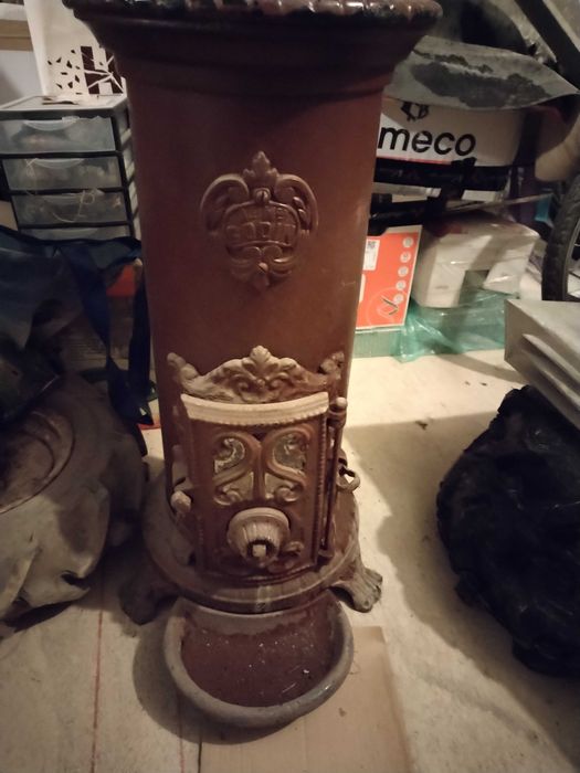 Salamandra de cor castanha