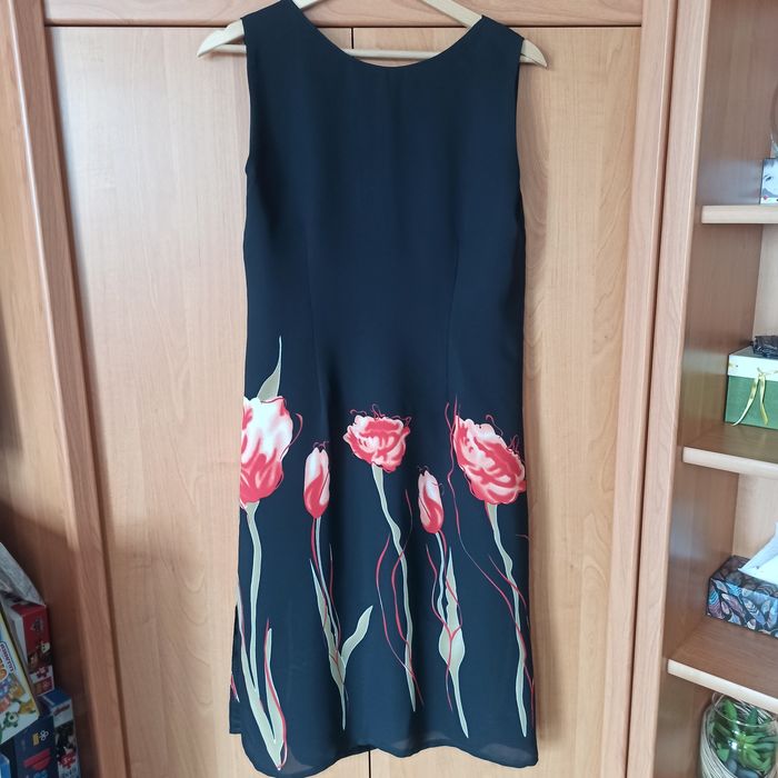 Sukienka czarna w maki rozm 36-38