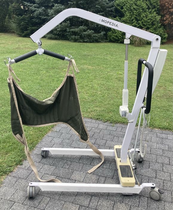 Podnośnik rehabilitacyjny Mopedia do 150 kg.