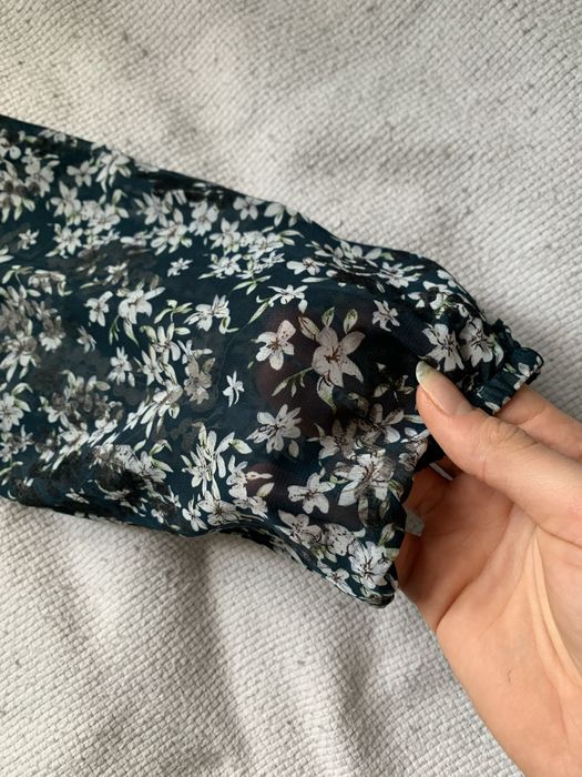 Piekna sukienka w kwiatki, 42