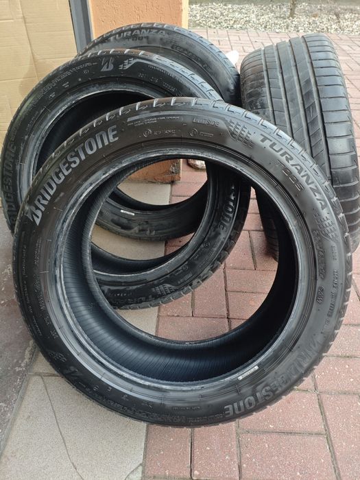 225/ 45/17  Bridgestone Turanza