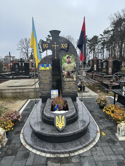 Памʼятники з граніту, європейські памʼятники, елітні памʼятники