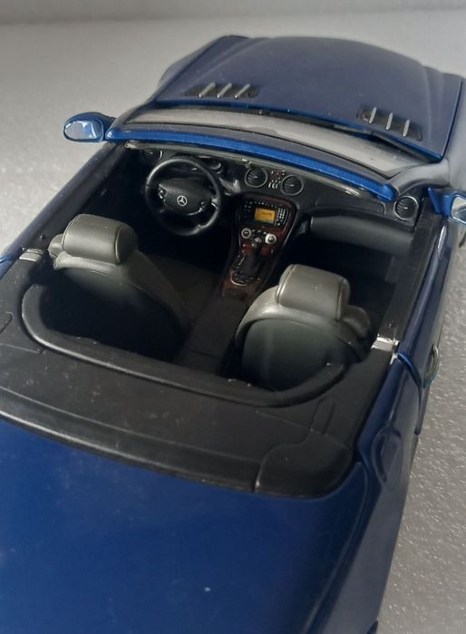 Mercedes-Benz sl-class escala 1:18 (sem caixa)