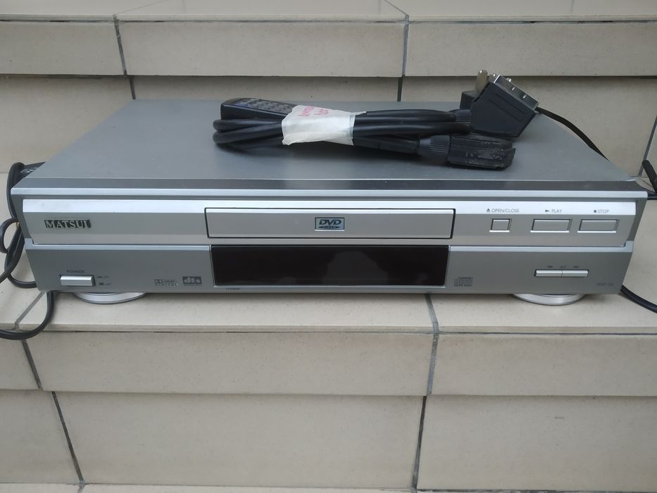 Відеомагнітофон Matsui. Пульт, кабель.