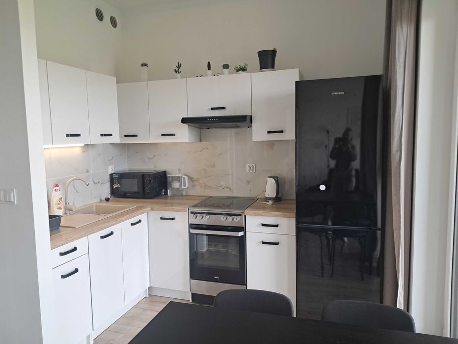 Do wynajęcia komfortowe mieszkanie z balkonem.