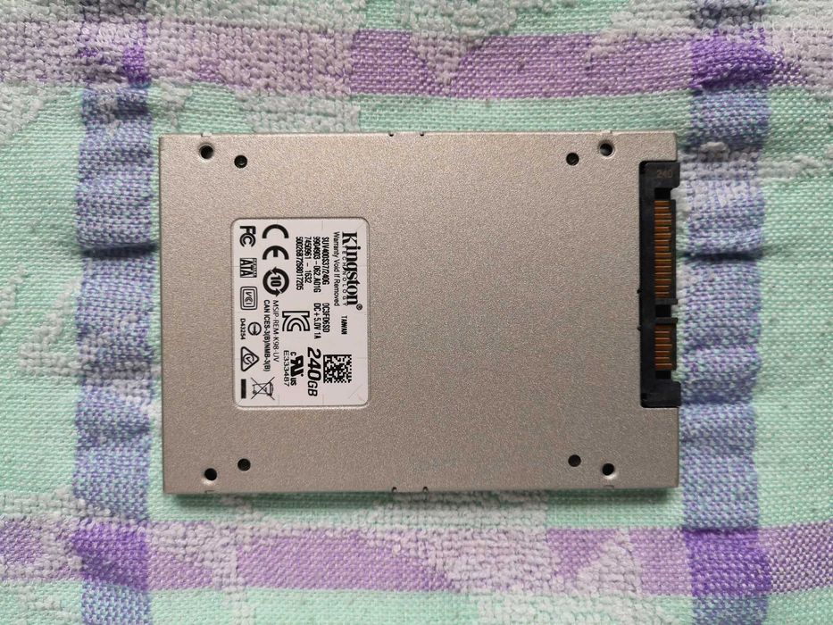SSD  Kingston  240 Gb  (SUV400S37/240G)