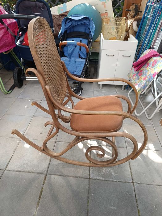 Fotel bujany na biegunach, oryginalny brązowy