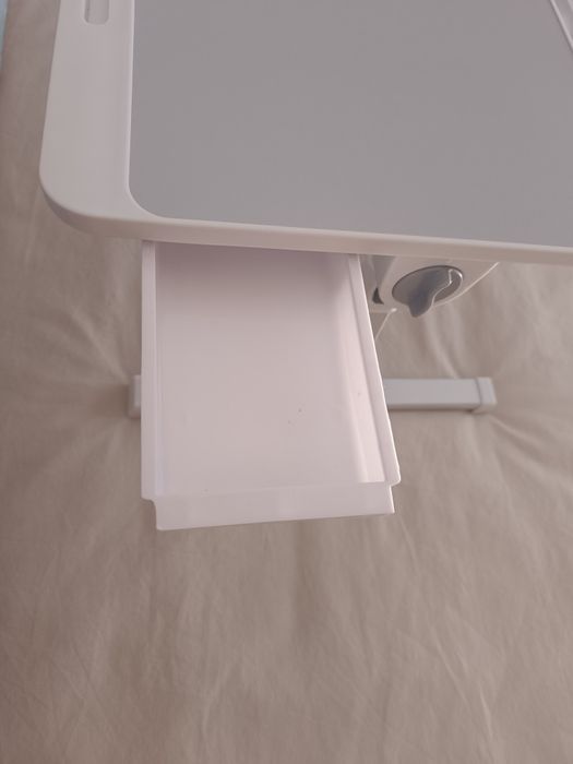 Mesa dobrável branca