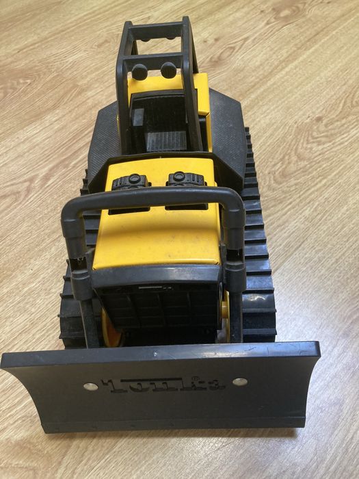 Trator brinquedo