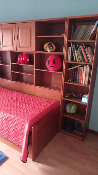 Estúdio com duas camas e colchões