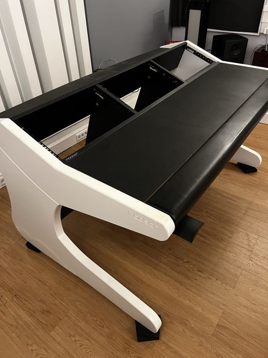 Secretária de estudio Modson 2.0