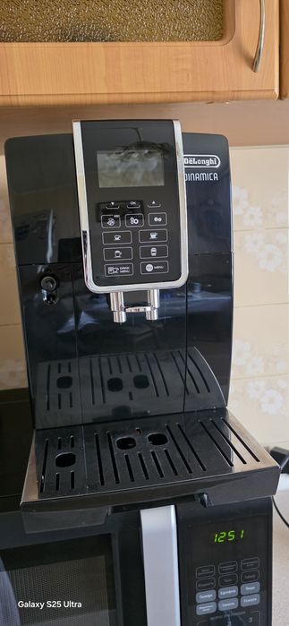 Кавомашина Delonghi Dinamica 359.55 B