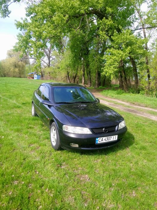 Автомобиль  Опель Вектра Б