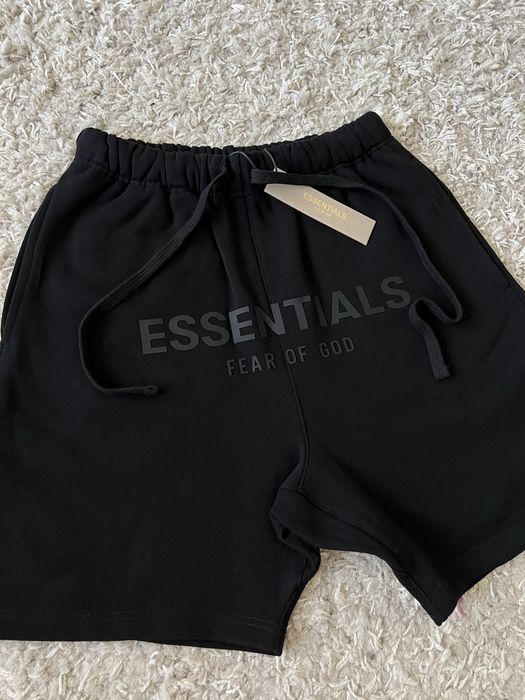 Fear of God essentials off white шорти
