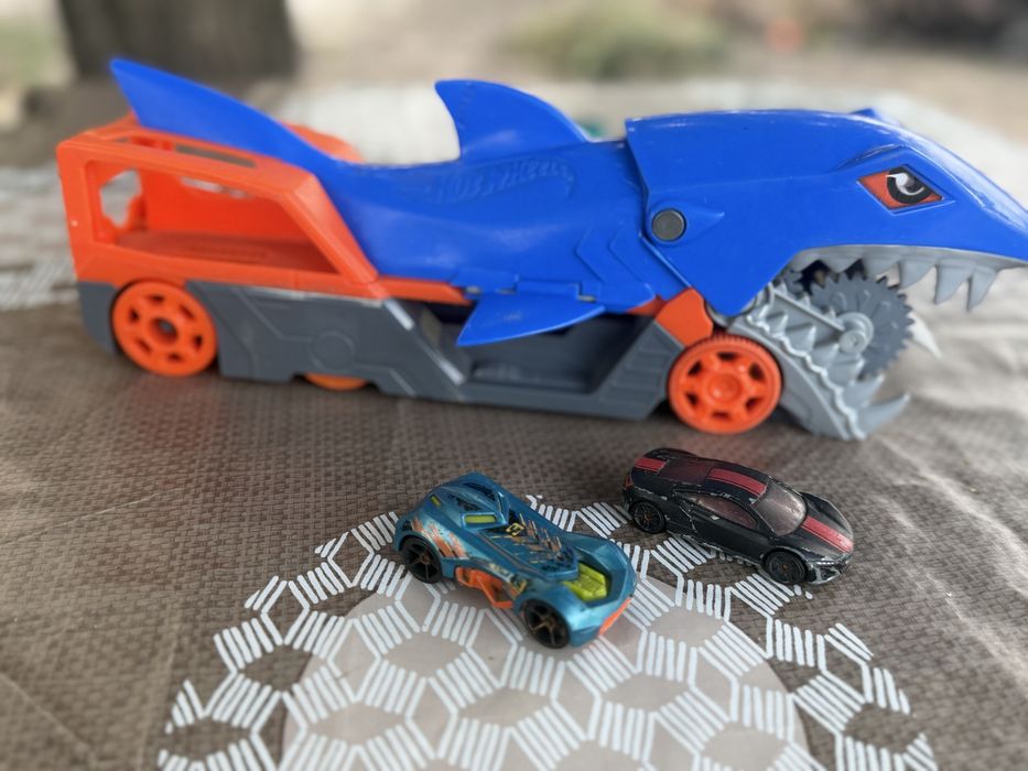Акула Хот Вилс Hot Wheels