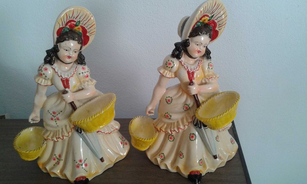 2 Bonecas em faiança antigas