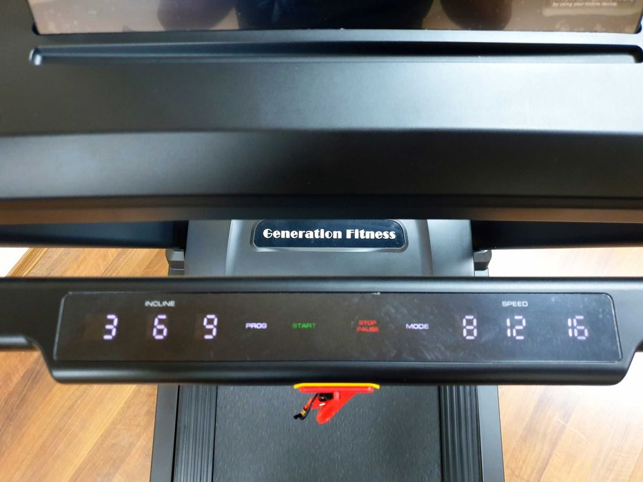 Бігова доріжка Generation Fitness Caravel iConsole