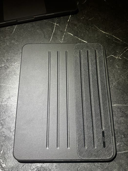 ESR etui case do iPad Pro 13” M4, M5