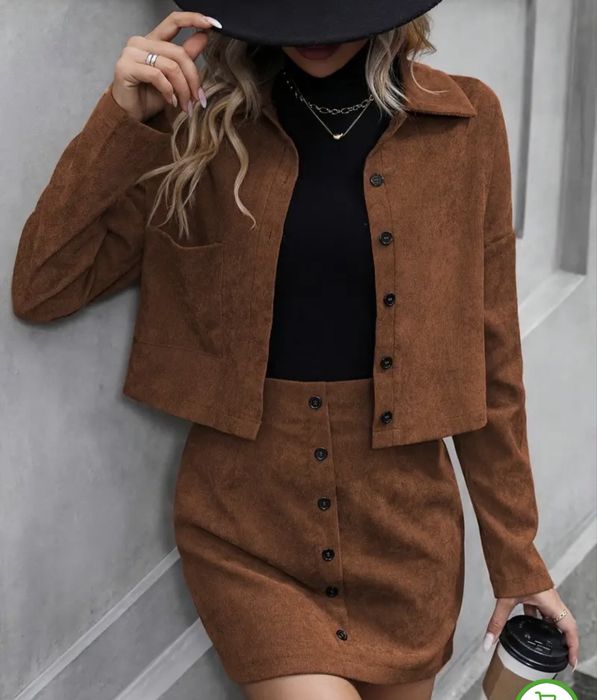 Продам женский костюм