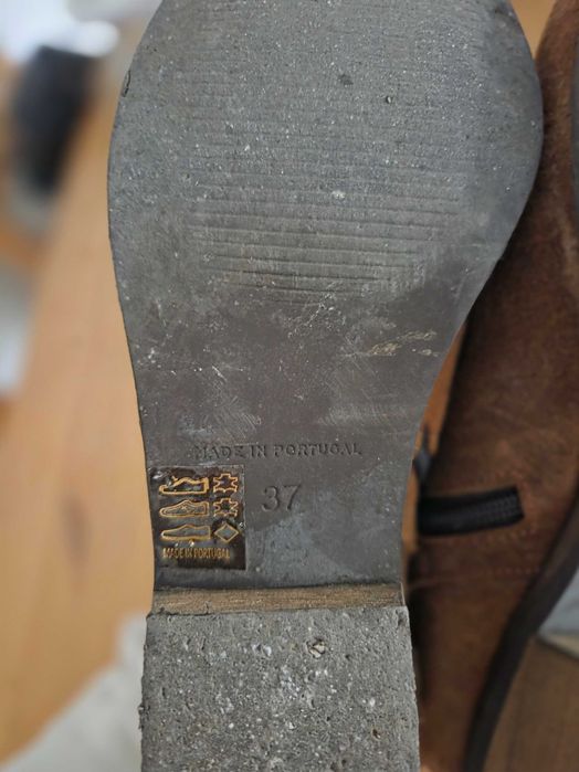 Botins em camurça castanha da XDK, tamanho 37