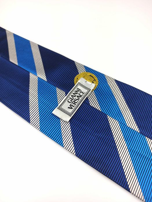 Gianni Versace granatowy jedwabny krawat w logo meduzy sap103