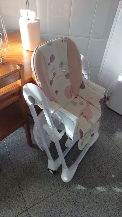 Cadeira de papa rosa