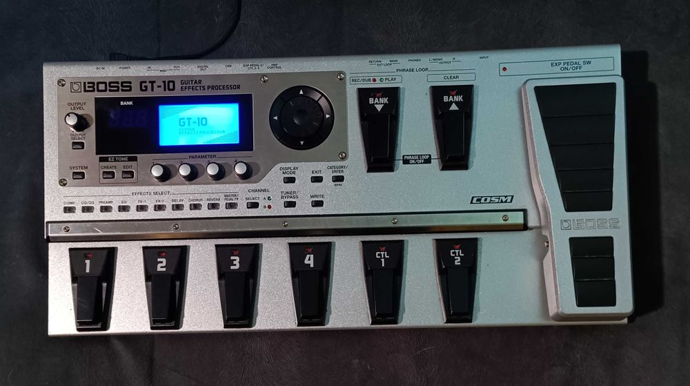 Procesor gitarowy BOSS GT-10 – legenda brzmienia!