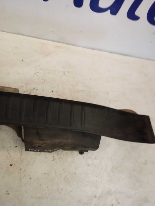 Suporte Para-choques Traseiro Peugeot 308 I (9680441180)