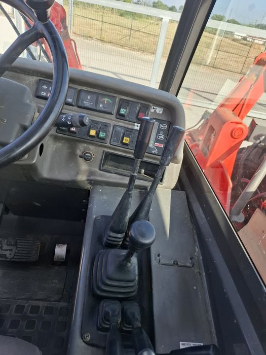 Manitou telescópico com matrícula